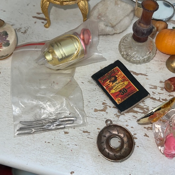 Large lot Antique Vintage dollhouse accessories - Picture 7 of 9